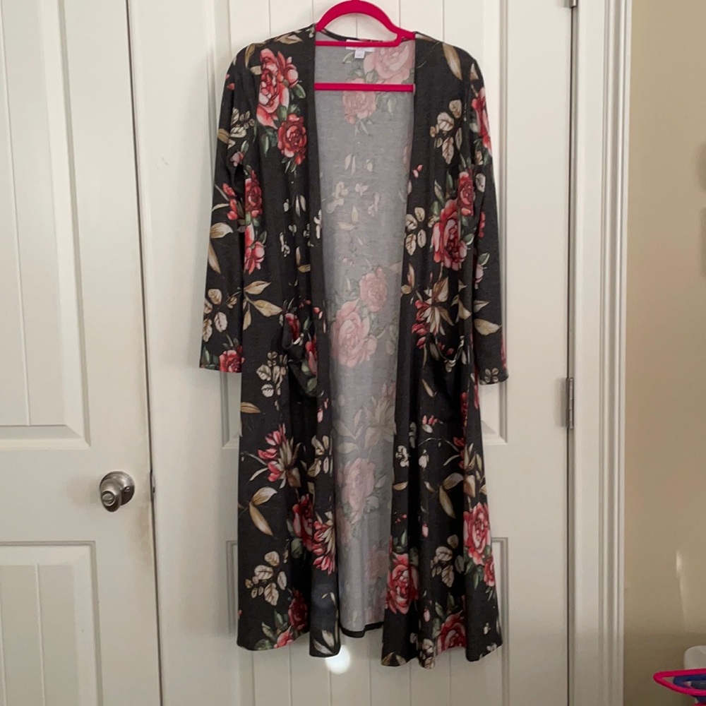 Lularoe Sarah gray floral Size S